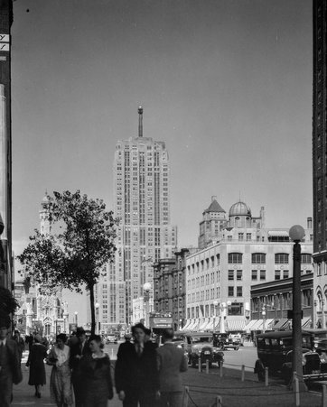 View of Palmolive Building from Michigan Avenue and Ohio Street - Hedrich-Blessing