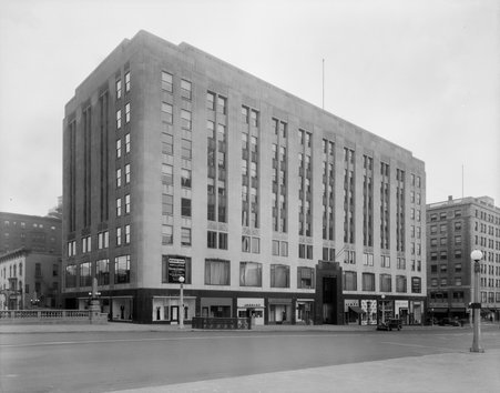 Michigan Square Building exterior - Hedrich-Blessing