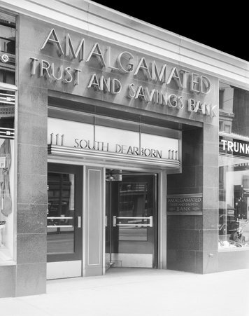 Amalgamated Trust and Savings Bank entrance - Hedrich-Blessing