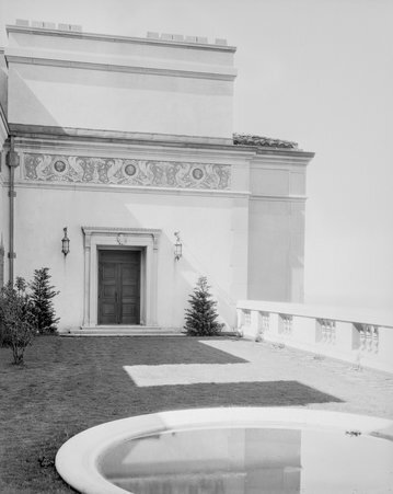 Woodruff apartment balcony - Hedrich-Blessing