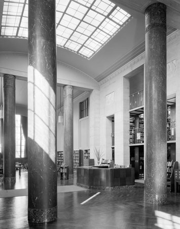 Haish Memorial Library interior - Hedrich-Blessing