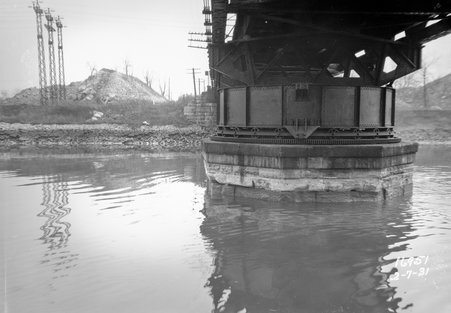 Railroad bridge - Metropolitan Sanitary District of Greater Chicago
