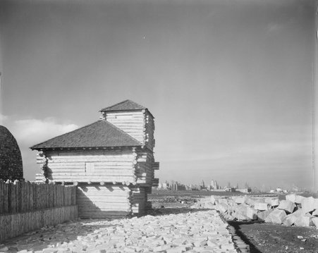 Building with Chicago Skyline - Hedrich-Blessing