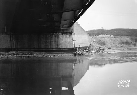 Railroad bridge - Metropolitan Sanitary District of Greater Chicago