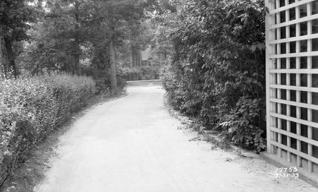 Road to dwelling - Metropolitan Sanitary District of Greater Chicago