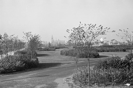 View of Grant Park and Buckingham Fountain during Century of Progress - Cook, O. L.