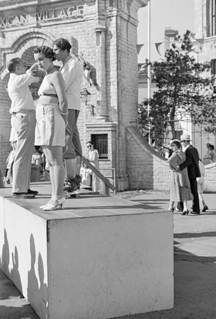 Barker outside the Mexican Village and Hollywood exhibit Century of Progress - Cook, O. L.