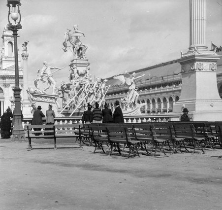 Columbian Fountain Statue, World's Columbian Exposition 1893 - Rumford, C.P.