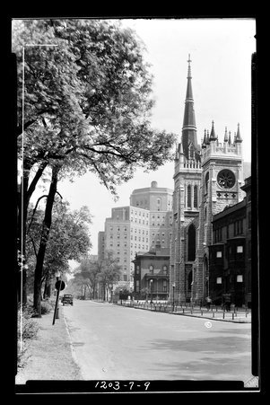 Dearborn Street, showing McCormick YMCA Memorial from Oriental Consistory, Chicago, Illinois - Childs, Charles R., 1875-1960