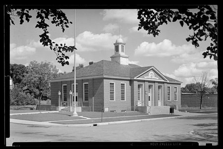 Hinsdale, Illinois, 1942 - Childs, Charles R., 1875-1960