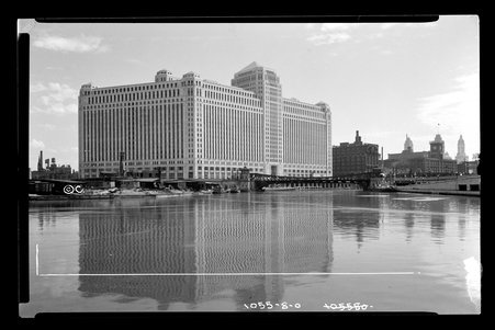 Merchandise Mart from Wacker Drive, Chicago, Illinois - Childs, Charles R., 1875-1960