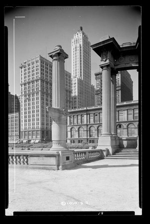People's Trust & Savings Bank and Pittsfield Building from Peristyle, Chicago, Illinois - Childs, Charles R., 1875-1960