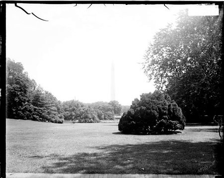 Washington Monument seen from the lawn of the White House - Chicago Daily News, Inc.