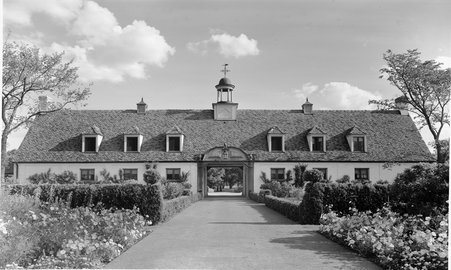 Albert Lasker Estate, exterior, view of garage - Trowbridge, Raymond W., 1886-1936