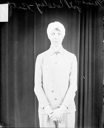 Miss Jill Coseley Batt looking toward the camera - Chicago Daily News, Inc.