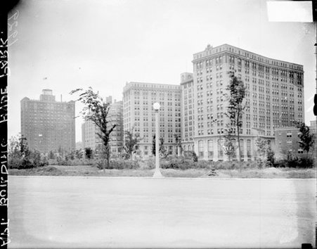 Apartment building in Hyde Park neighborhood, possibly the Shoreland Hotel - Chicago Daily News, Inc.