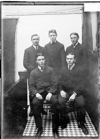 Bowling team, Gunther, five members not smiling, Chicago Daily News hallway - Chicago Daily News, Inc.