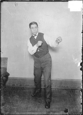 Pugilist, Hugo Kelly, in boxing stance - Chicago Daily News, Inc.