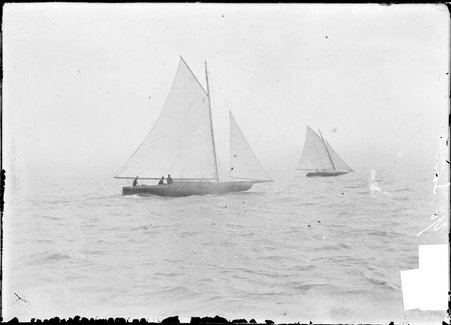 Yacht, Yo San, sailing on Lake Michigan - Chicago Daily News, Inc.