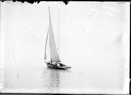 Yacht, Yo San, sailing on Lake Michigan - Chicago Daily News, Inc.