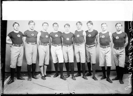Basketball player, Vorwoerts, standing in front of a backdrop in a room - Chicago Daily News, Inc.
