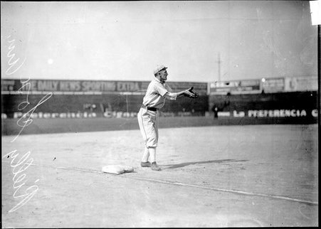 Baseball player, Reilly, Chicago White Sox, catching ball at third base - Chicago Daily News, Inc.