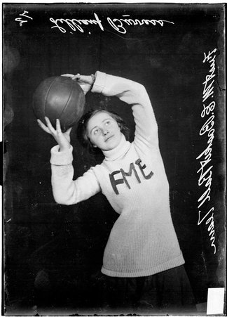 Women's basketball player, Lillian Burress, First Methodist Episcopal - Chicago Daily News, Inc.
