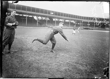 Baseball player, Esmond of the Cincinnati Reds - Chicago Daily News, Inc.