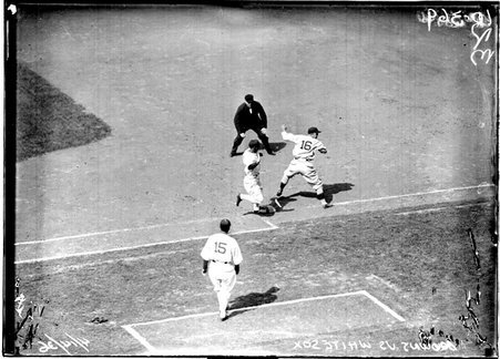 St. Louis Browns vs. Chicago White Sox baseball game - Chicago Daily News, Inc.