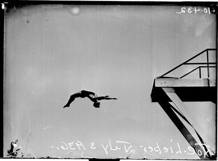 Diving at the Olympic Trials - Chicago Daily News, Inc.