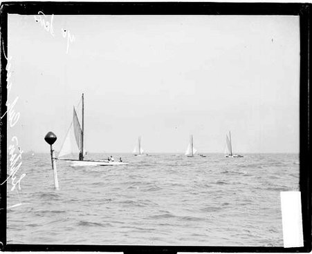 Yacht Yo San sailing on Lake Michigan during the Lipton Cub Yacht Race - Chicago Daily News, Inc.