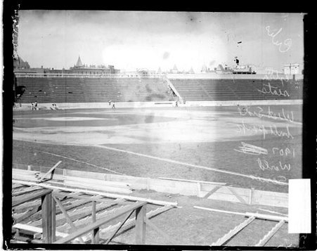 Extra seating area in right field in West Side Grounds during the 1907 World Series - Chicago Daily News, Inc.