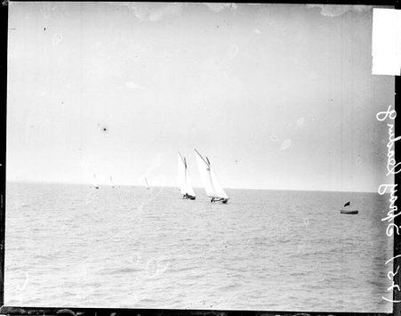 Yacht Spray leading a group of yachts sailing during the Lipton Cup Yacht Race - Chicago Daily News, Inc.