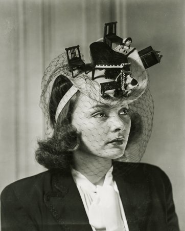 Bes-Ben hat with piano - Kaufmann & Fabry Co.