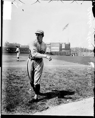 Baseball player, Herzog, Cincinnati Reds, throwing a ball a Weeghman Park - Chicago Daily News, Inc.