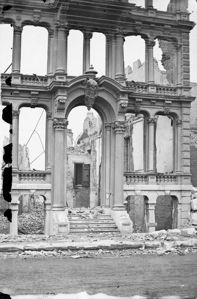 Ruins of Farwell's Building on Washington Street after Chicago Fire of 1871 - Bardwell, Jex