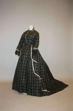 Mourning gown worn by Mary Todd Lincoln