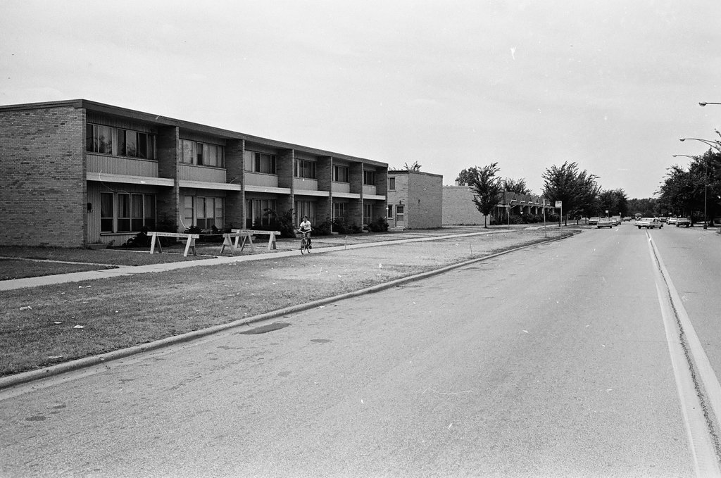 Views of the town homes where Richard Speck murdered eight student nurses - John Jaqua for Chicago Sun-Times