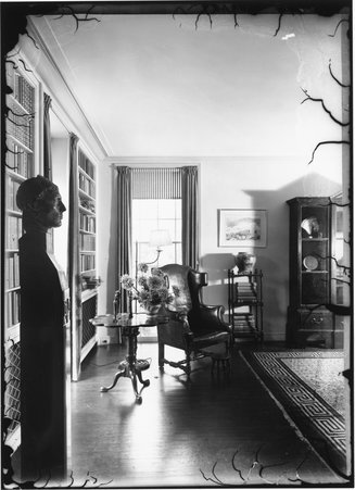 Samuel Marx Residence - living room corner with chair (1140 Sheridan Rd., Glencoe) - Trowbridge, Raymond W., 1886-1936