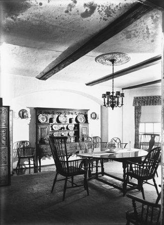 Laurence Stern Residence - dining room and sideboard - Trowbridge, Raymond W., 1886-1936