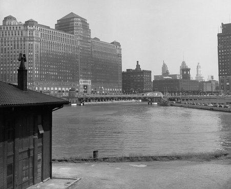 View of The Merchandise Mart from across the Chicago River - Krutz, Walter