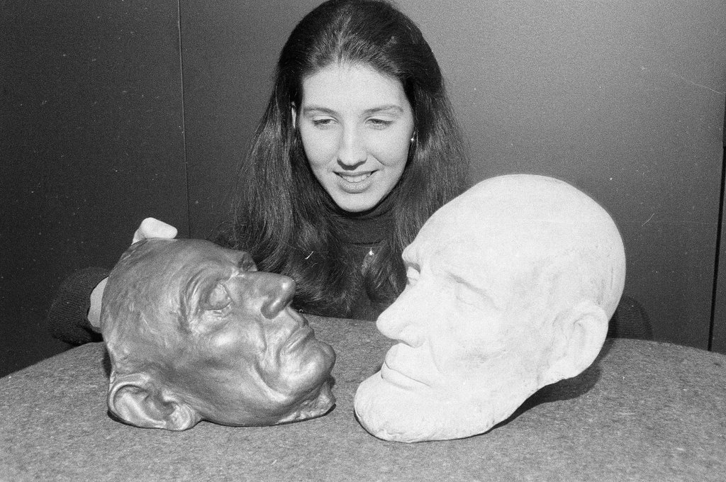 Two masks of Abraham Lincoln's face are now on display at the Chicago Historical Society - Jerry Tomaselli for Chicago Sun-Times