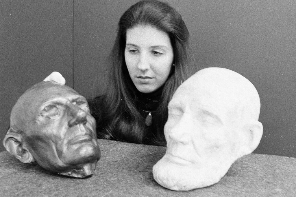 Two masks of Abraham Lincoln's face are now on display at the Chicago Historical Society - Jerry Tomaselli for Chicago Sun-Times