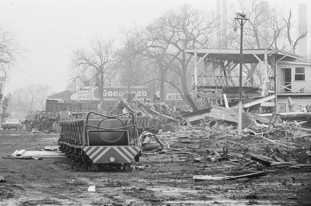 Partially demolished rides at buildings at Riverview Park - Chicago Sun-Times