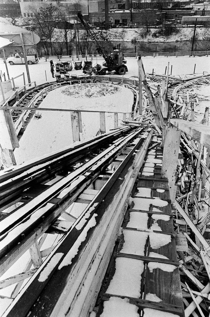 Roller coaster at Riverview Park being dismantled - Chicago Sun-Times