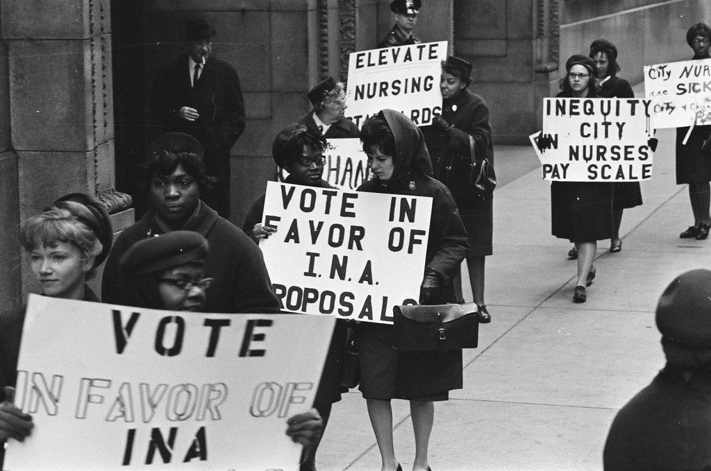 Nurses picketing at City Hall - Chicago Sun-Times