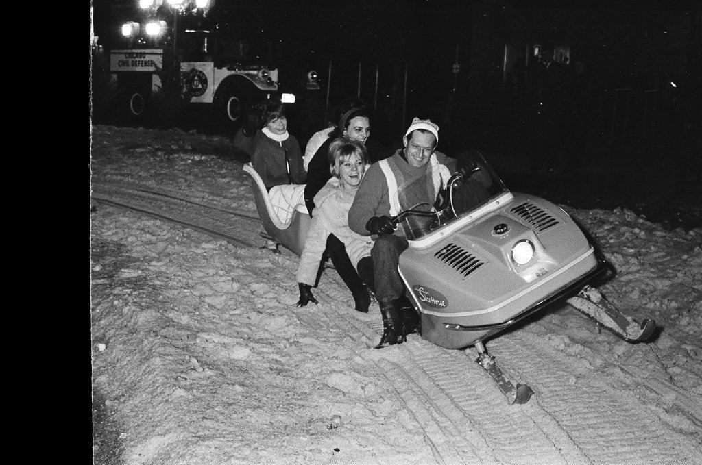 People having fun at the Free Winter Sports Carnival - Chicago Sun-Times