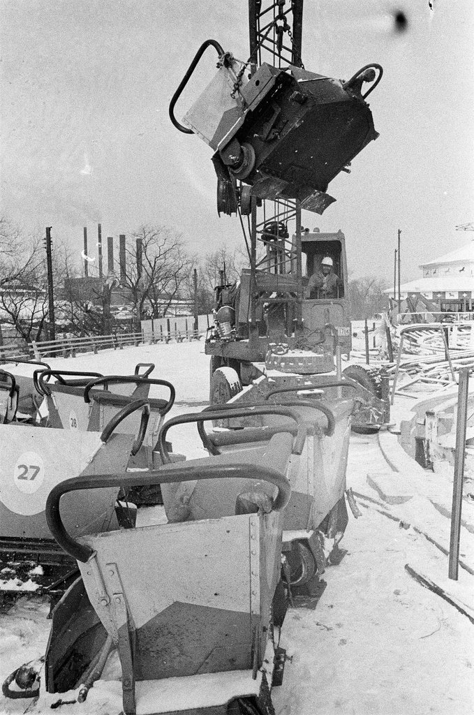Roller coaster at Riverview Park being dismantled - Chicago Sun-Times