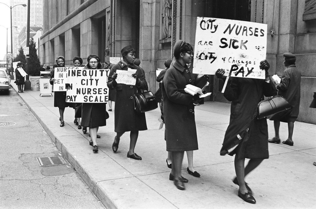 Nurses picketing at City Hall - Chicago Sun-Times