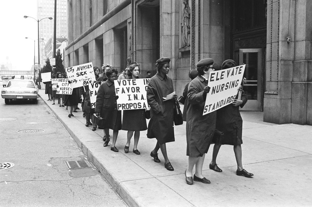 Nurses picketing at City Hall - Chicago Sun-Times